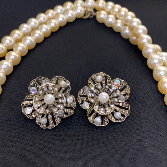 Faux Pears with earrings set - Picture 2 of 3